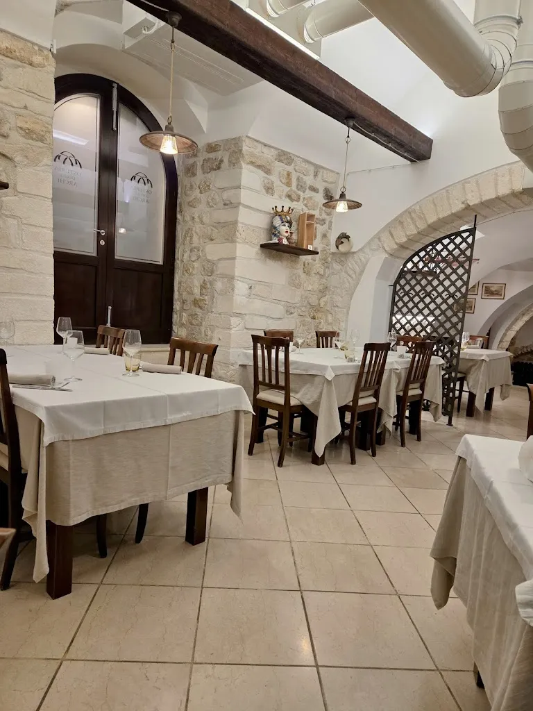 Ristorante Osteria Degli Archi Di Vescera Michele restaurant in Vieste