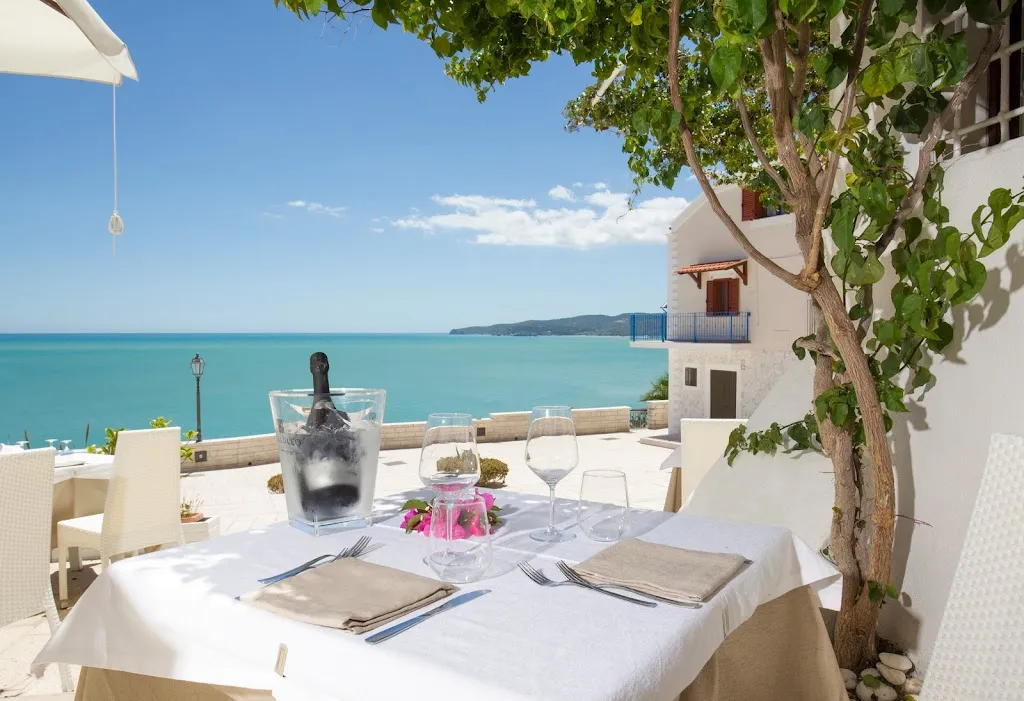 Ristorante Piazzetta Petrone restaurant in Vieste