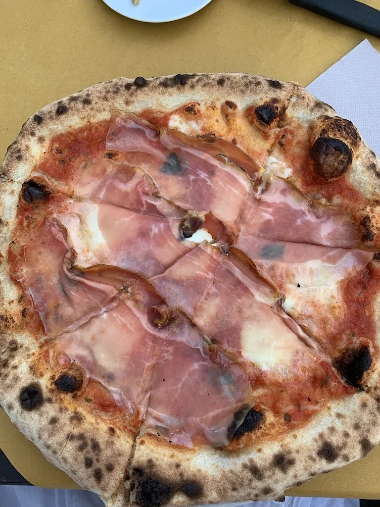 Adriana Menin_Chalet Degli Ulivi_Vieste_recensione