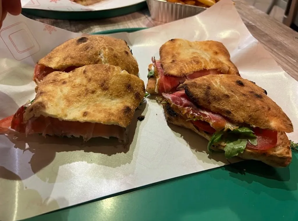 Pizzeria Da Enzo con Forno a Legna_Vieste_slider_image_2