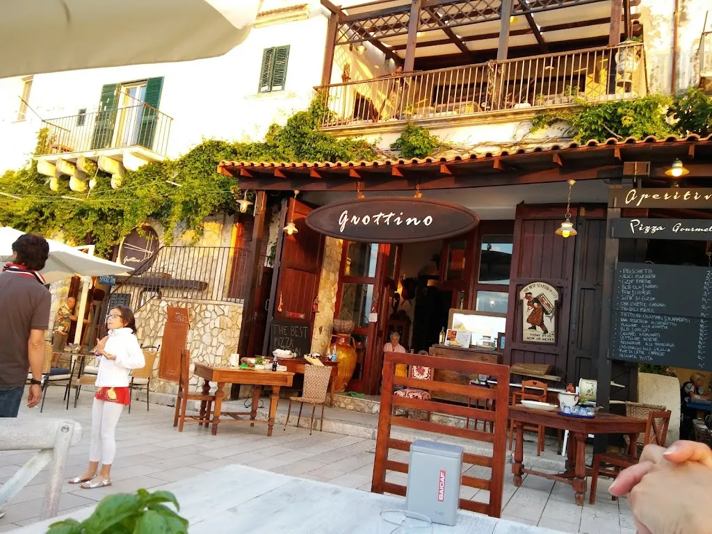 Grottino_Vieste_slider_image_1