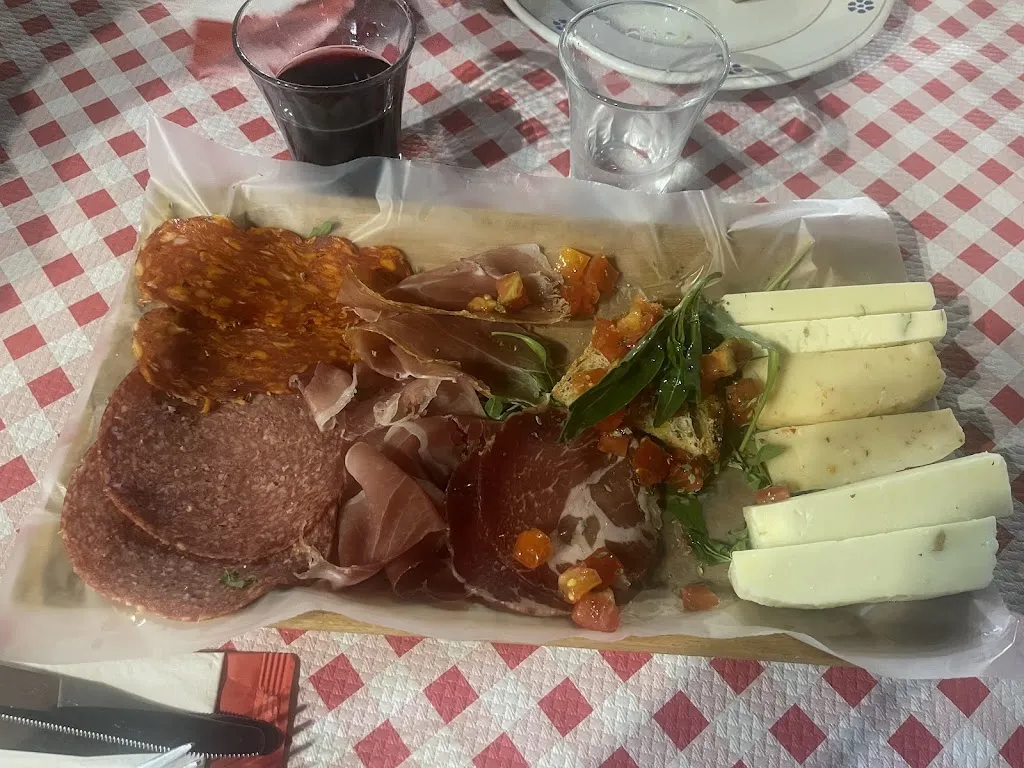 Veronica_La Cantina: osteria - pizzeria_Vieste_review