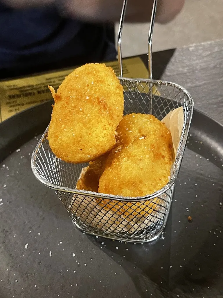 Veronica_Podolica Apulian Burgers & Grill_Vieste_review