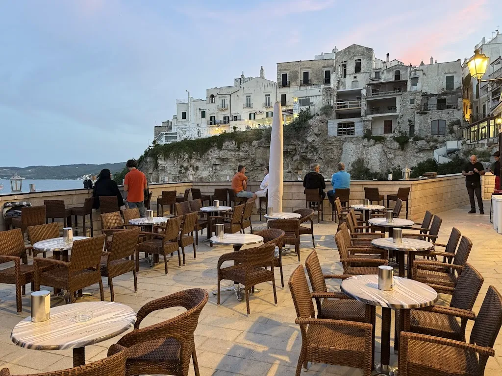 Carpenter_Vieste_slider_image_1