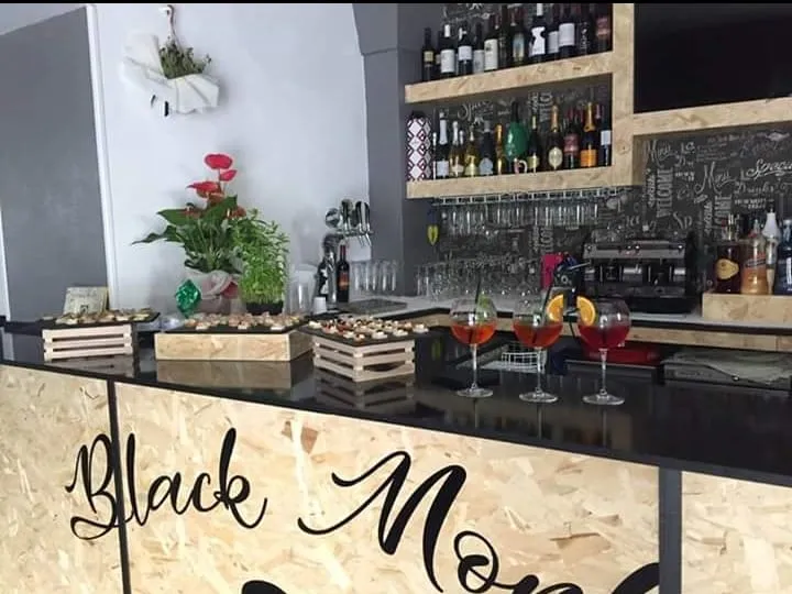 Black Monkey restaurant in Accettura