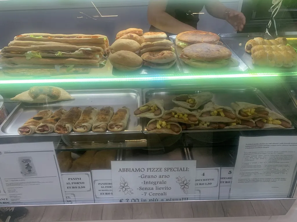 Elżbieta Strzyż_La Dolce vita_Trinitapoli_review