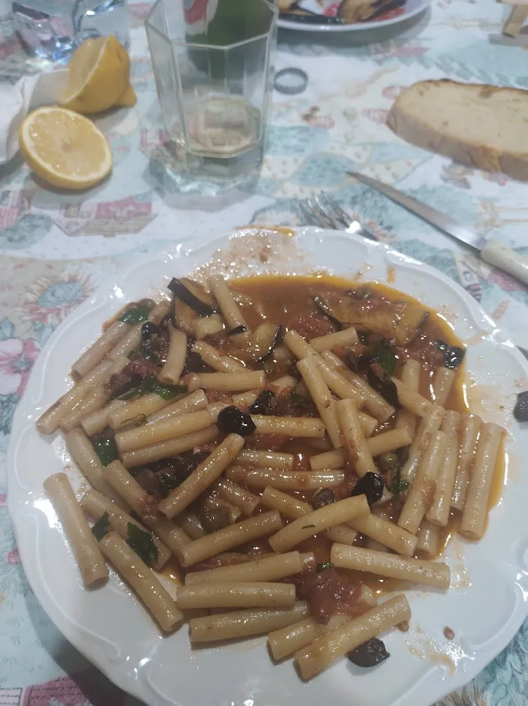 ANTIMO PERRONE_Taverna La Contadina Sisina_Aliano_review