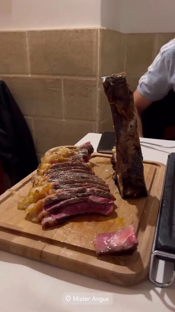 Sabino Corcella_Mister Angus_Canosa di Puglia_review