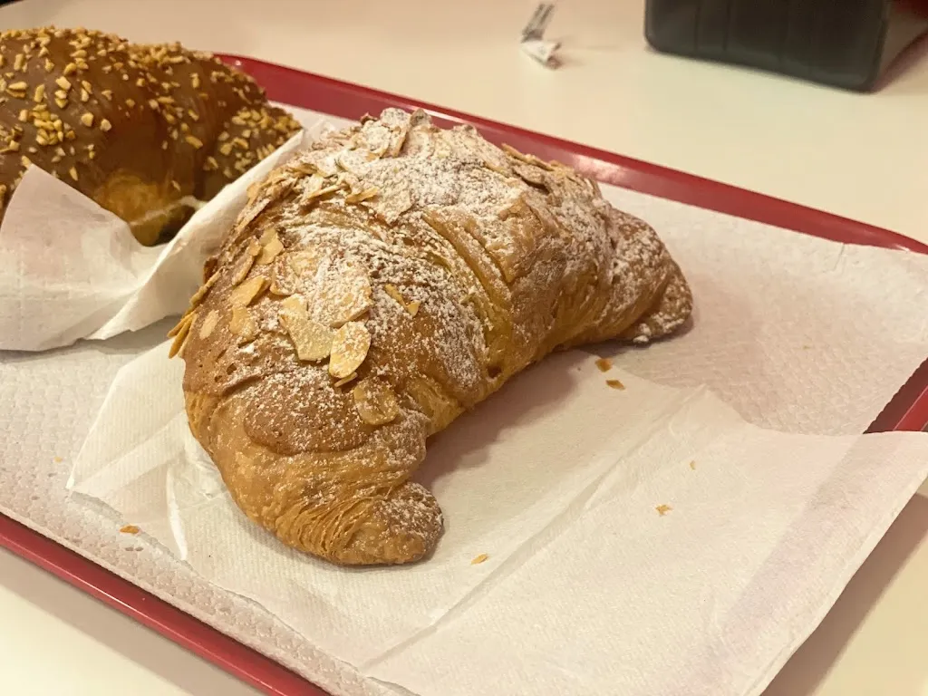 Claudia Bellante_Loco Loco Pizzeria Cornetteria_Città Sant'Angelo_review