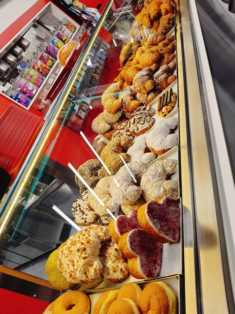 Tatiana Burova_Loco Loco Pizzeria Cornetteria_Città Sant'Angelo_review