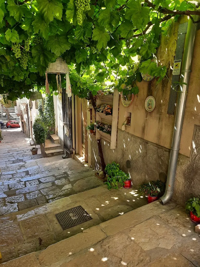 ISABEL PERES_Casa 28_Canosa di Puglia_review