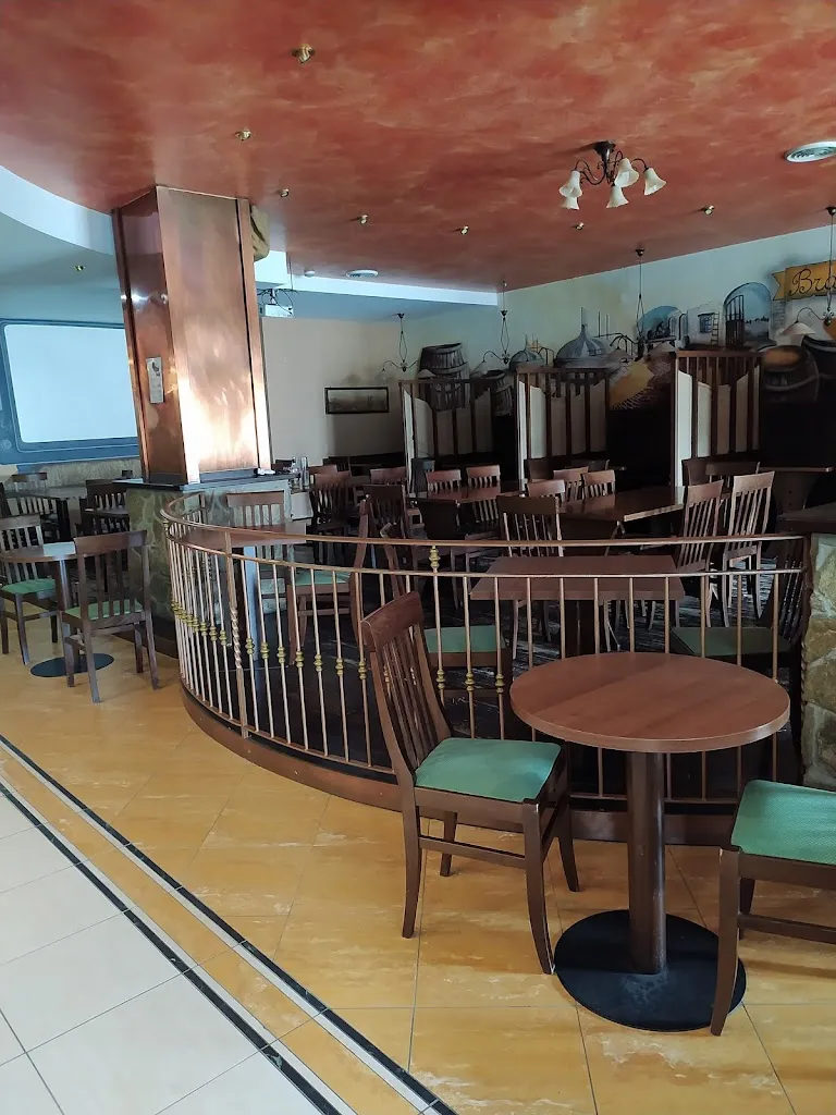 Golden Eagle restaurant in Brienza