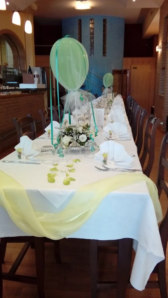 Rosarum restaurant in Avigliano