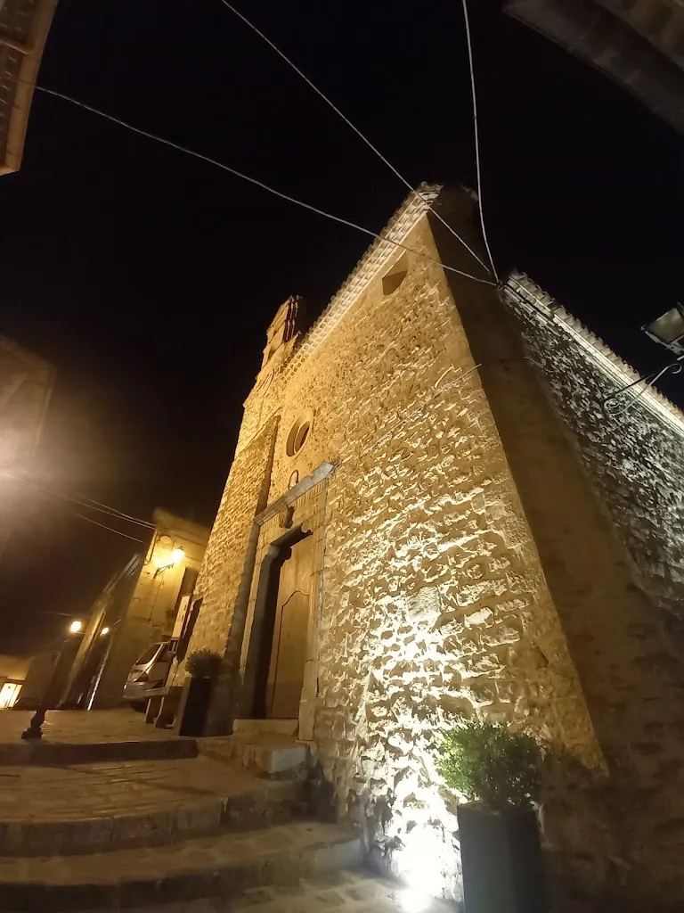 Mirko Scardaci_The Golden Hen Castle_Cancellara_review