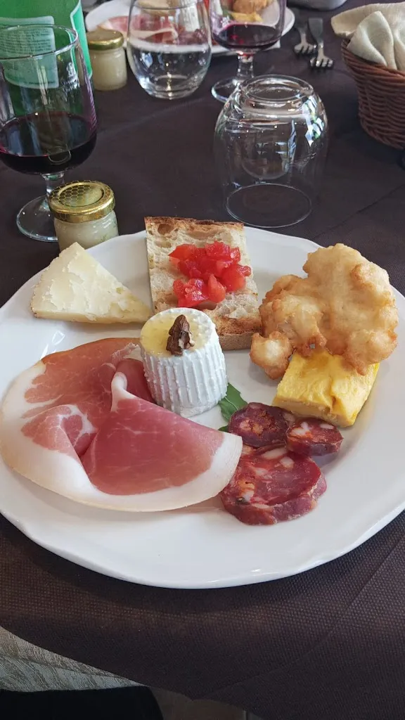 Maria Grazia Aló_U'Vizzarro - ristorante rurale_Castelsaraceno_review