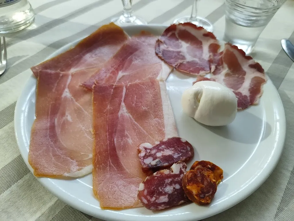 Pizzeria ristorante Da Federico_Castelsaraceno_slider_image_3