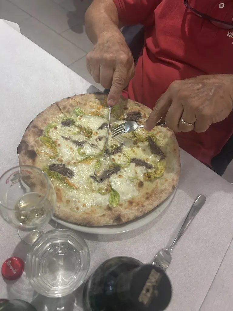 Silvia Chiara_Divino Ristorante Pizzeria Affittacamere Di Joseph Cirigliano_Cirigliano_review