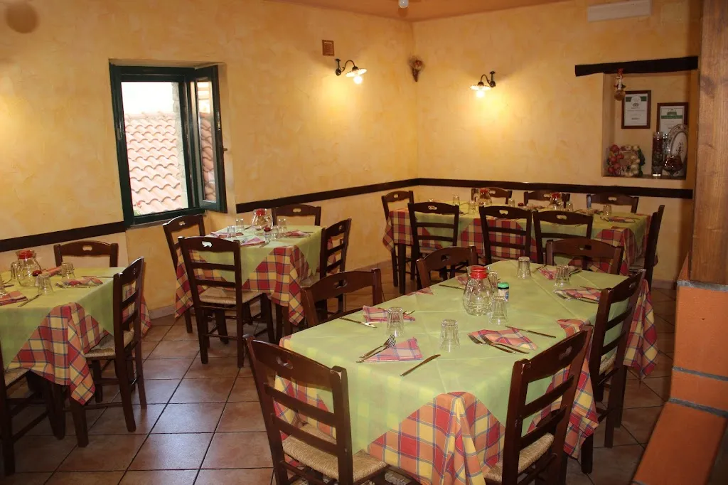 Trattoria al vecchio scarpone restaurant in Castelmezzano