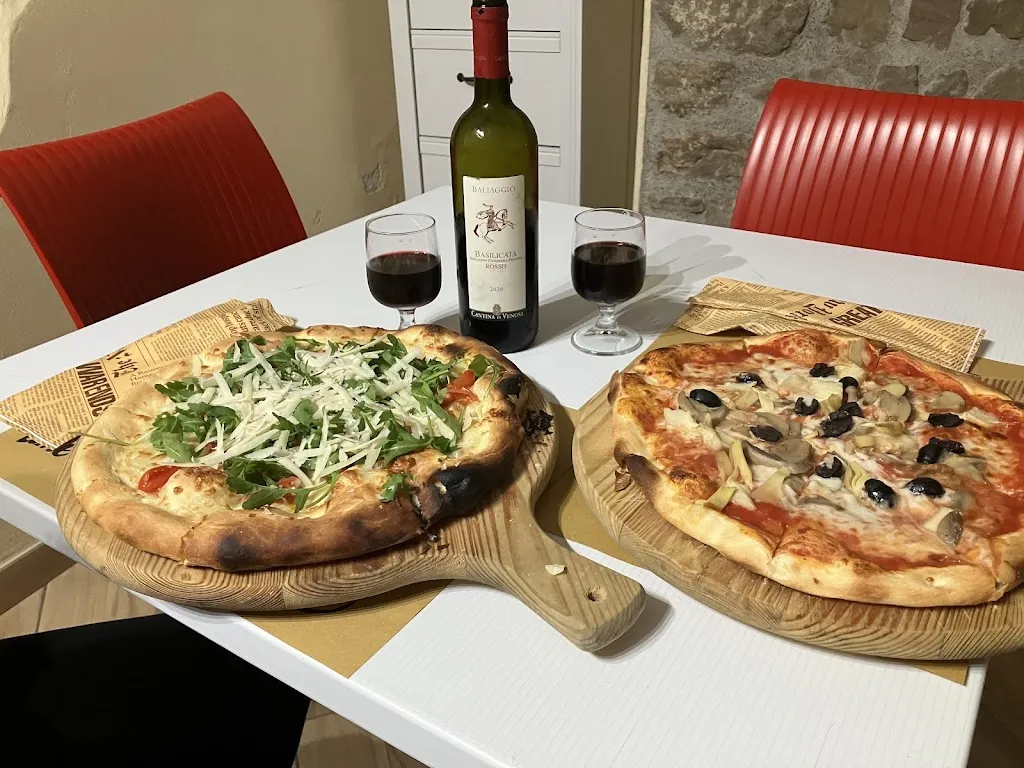 Pizzeria Rosticceria 2T_Castelmezzano_slider_image_3