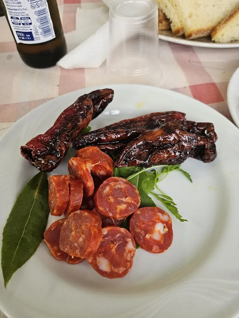 Raffaele Malagnini_TRATTORIA TAVOLA CALDA DA GIULIO LEÒN_Craco-Sant'Angelo_review