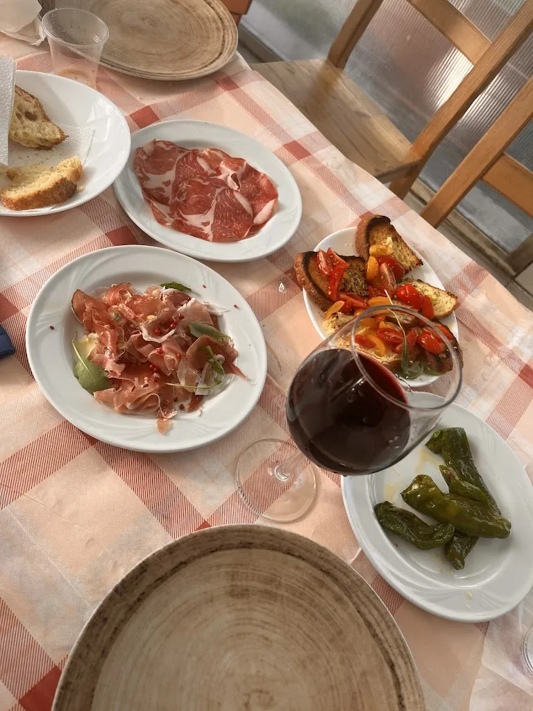 TRATTORIA TAVOLA CALDA DA GIULIO LEÒN_Craco-Sant'Angelo_slider_image_3