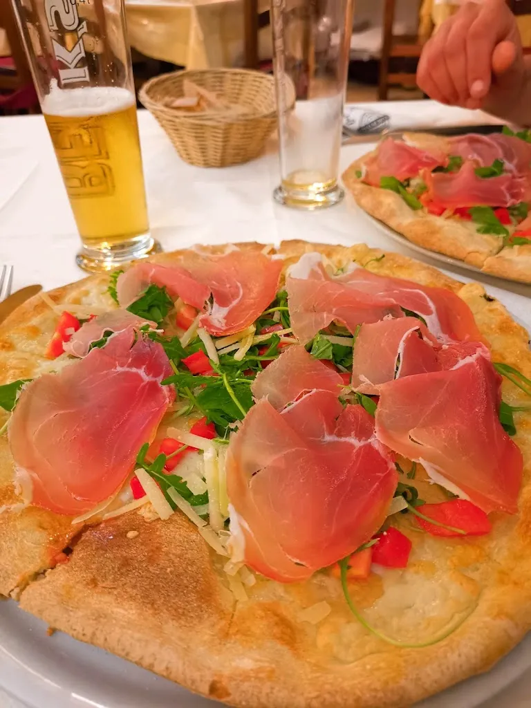 Natasha Pulieri_Bar -Pizzeria 