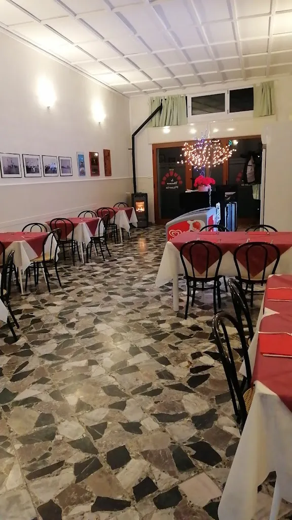 Pizzeria Da Vincenzo restaurant in Ferrandina