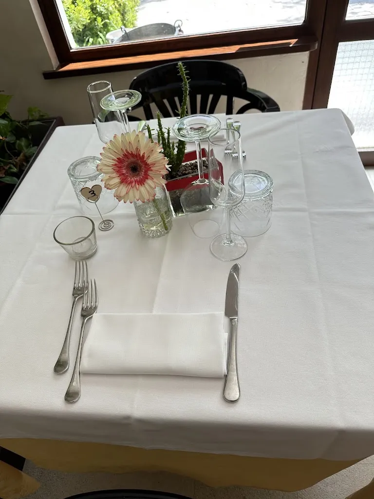 amy deegan_Hotel Ristorante La Ginestra - Gola del Furlo_Ginestra_recensione