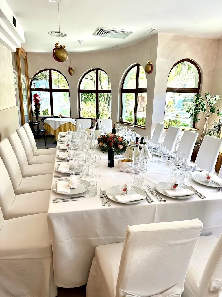 Hotel Ristorante La Ginestra - Gola del Furlo restaurant in Ginestra