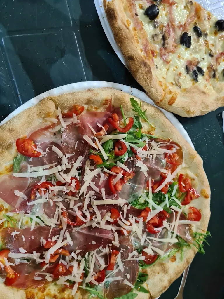PIZZERIA DA GENNARO restaurant in Grumento Nova