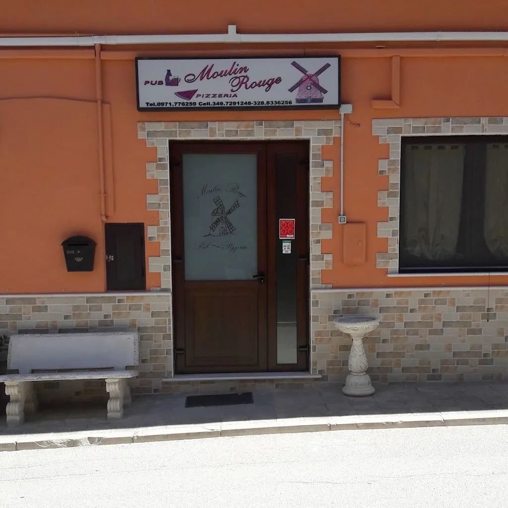Moulin Rouge restaurant in Genzano di Lucania