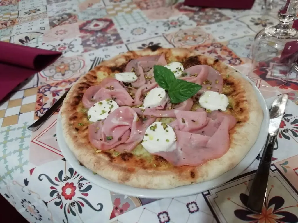 Moulin Rouge_Genzano di Lucania_slider_image_2