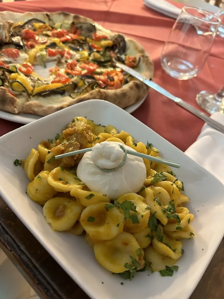 Daisy Gomez_Peccati Di Gola_La Martella_review