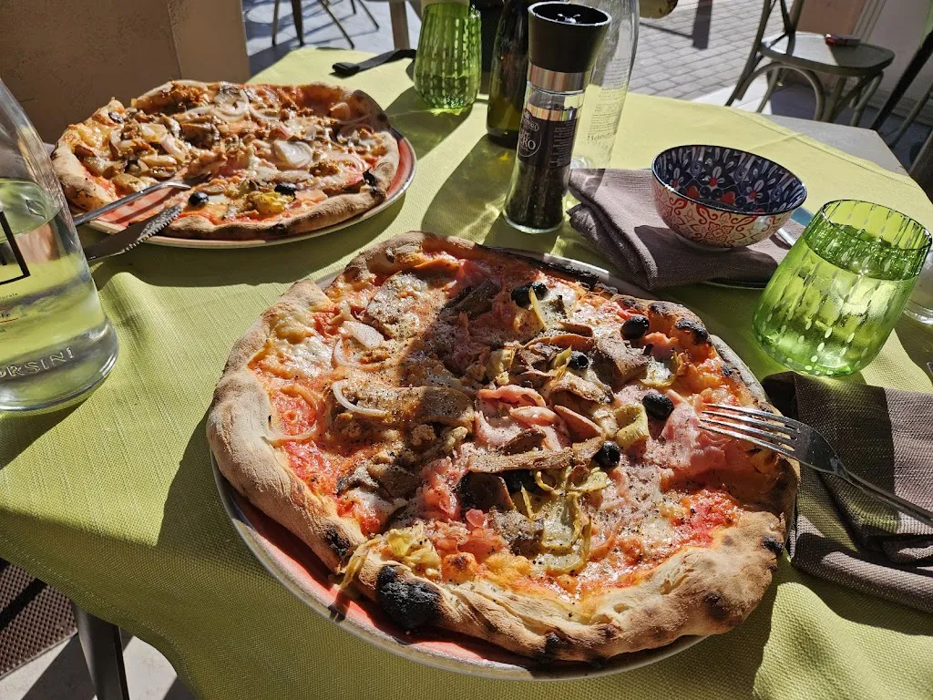 ᴄᴏᴘᴘᴏʟᴀ ʀᴏssᴀ wine - pizza - steakhouse restaurant in La Martella