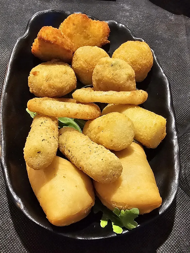 Kelly Allen_Just Burger & Pizza_Latronico_review