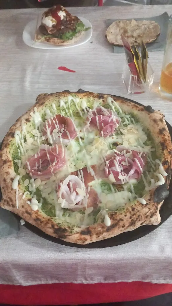 Mario Bianchi_Just Burger & Pizza_Latronico_review