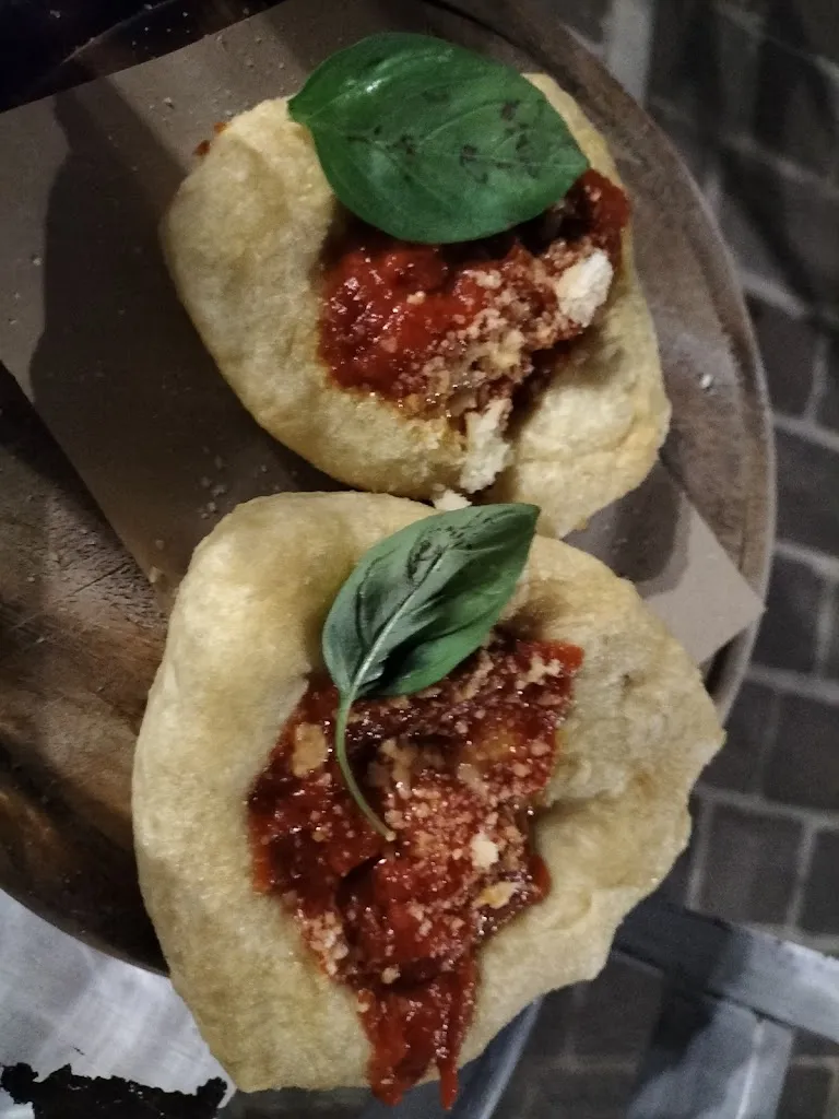 Roberta Pavone_Taka Tuka Drink Food And Fried - street food Napoletano_Chieti_review