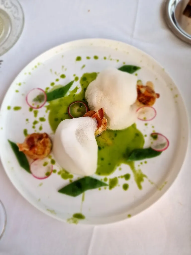 Elizabeth_Lanterna Rossa - Dario Amaro_Maratea_review