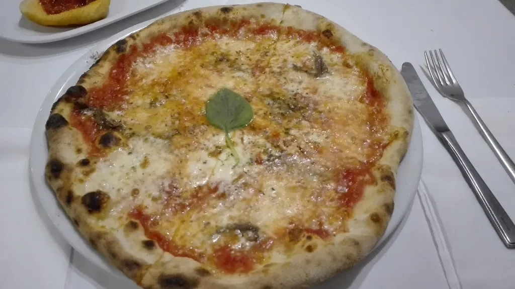 pasquale scaramuzzo_Al Grottino_Lavello_recensione