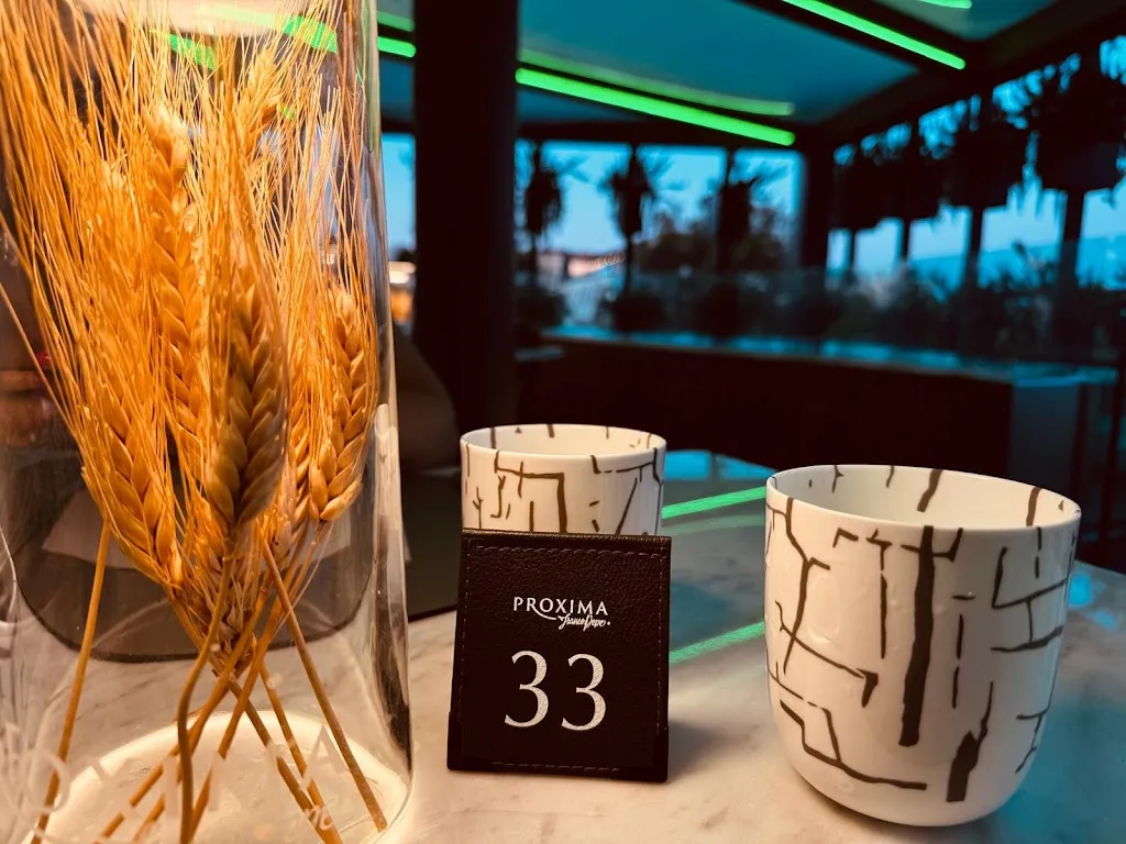 luna e carta puntoit_Proxima Franco Pepe_Lavello_recensione