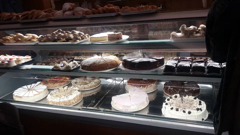 Pasticceria Rosticceria Golose Follie restaurant in Marsico Nuovo