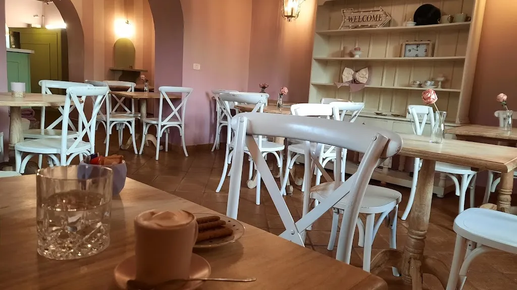 Malú Di Leo_Waikiki__bar_Marsico Nuovo_review