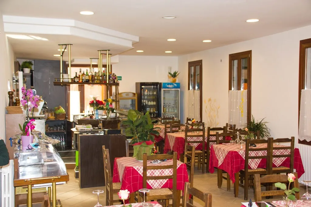 Trattoria La Battigia_Lido_slider_image_1