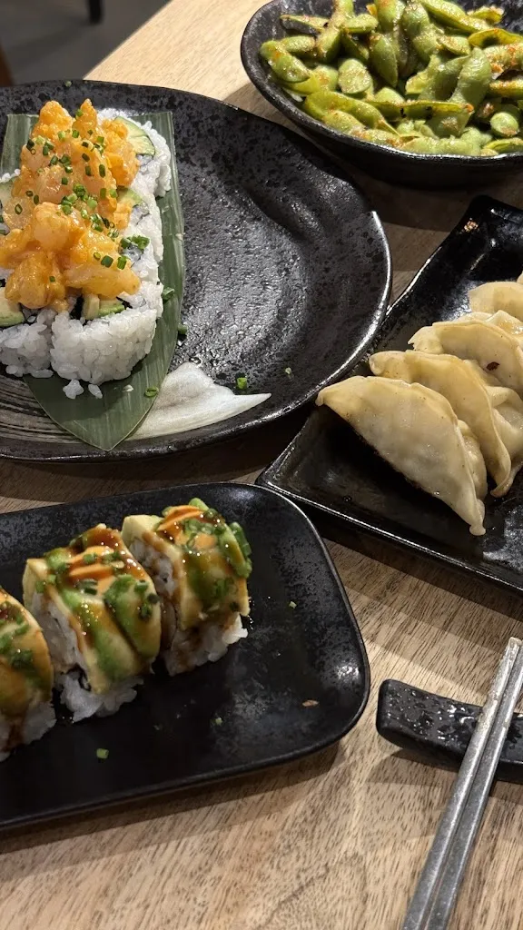 Reem AlHarbi_LiVe Sushi Bar_Lido_review