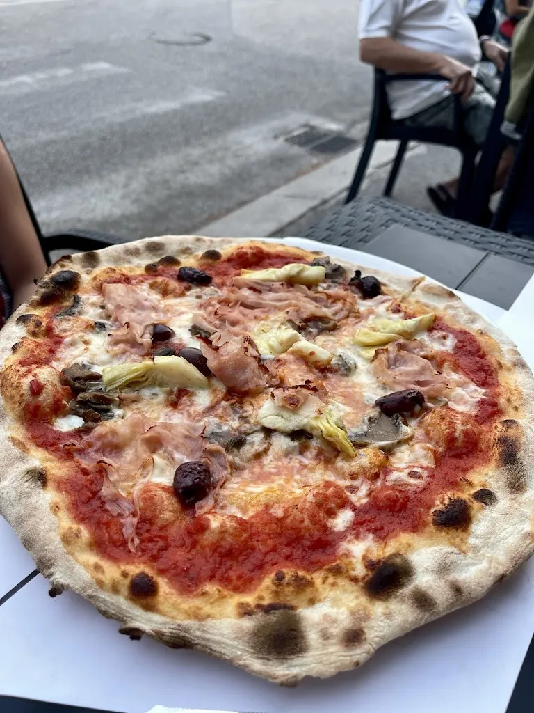 Pizzeria La Taverna_Lido_slider_image_2