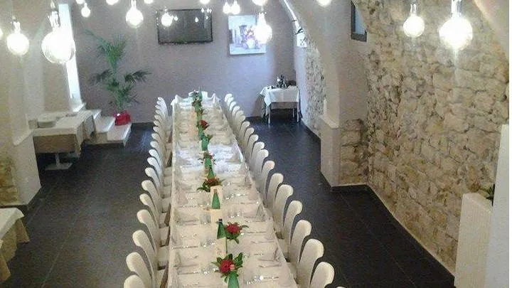 Trattoria Pizzeria LuNi's Dal Burbero restaurant in Maschito