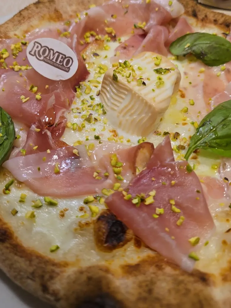 Pizzeria Romeo_Marconia_slider_image_2