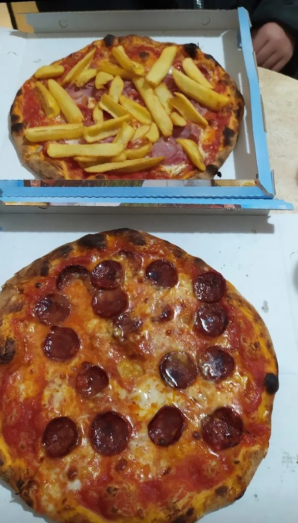 Marco Luis Ambrosini_Rosticceria F.lli Delfino Sala Buffet e Eventi_Marconia_review