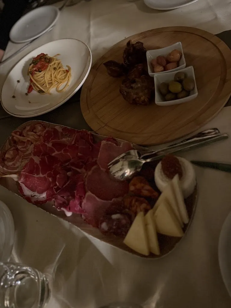 Kyo Song_La Lopa_Matera_review