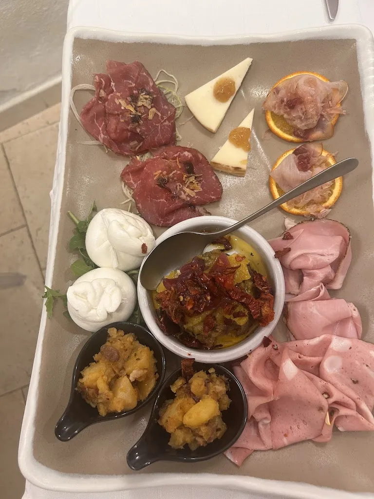 Francesca Del Re_Hosteria del Malconsiglio_Miglionico_review